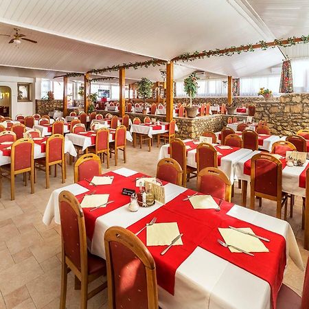 Hotel Omorika Пунат Экстерьер фото