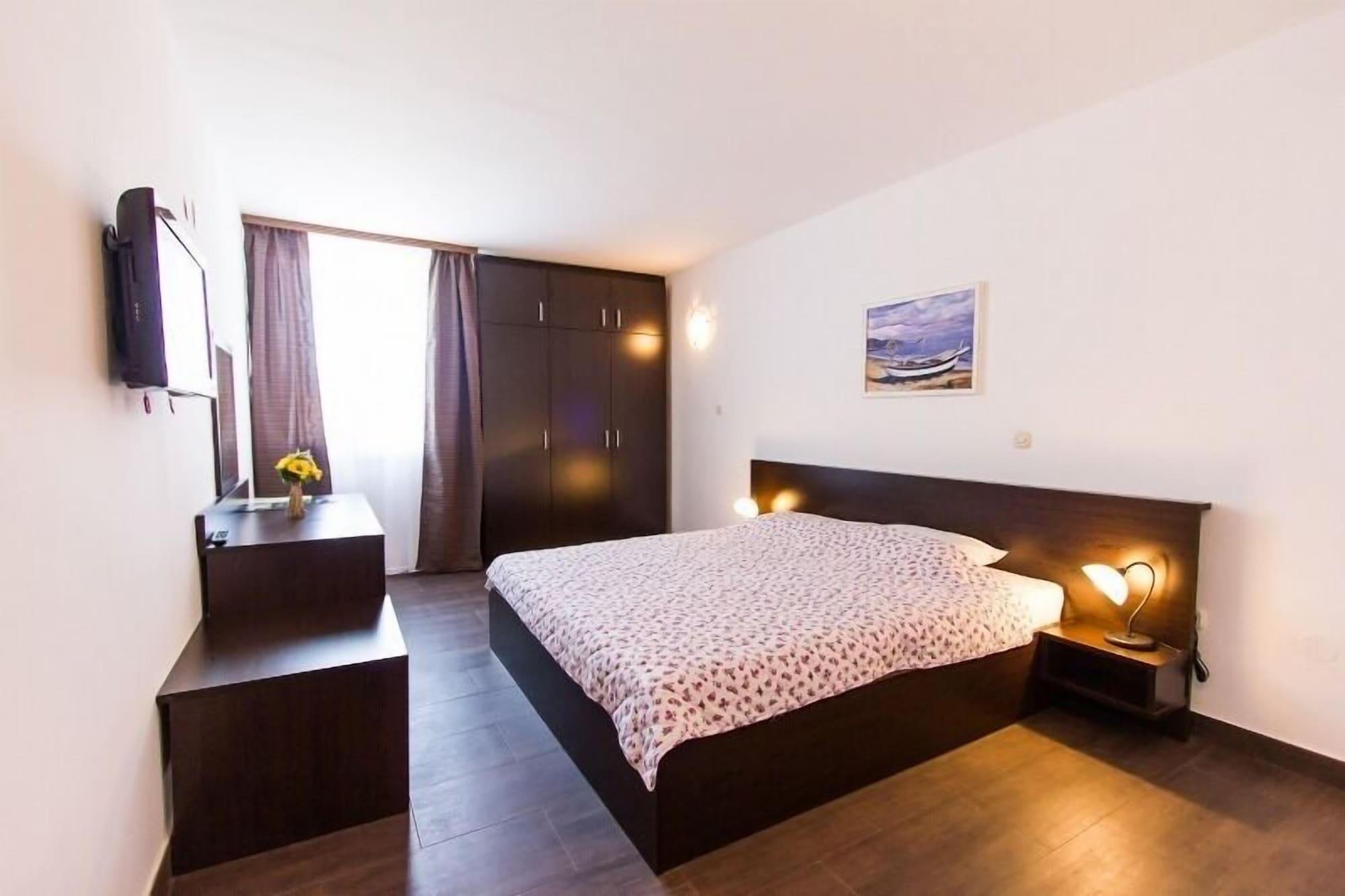 Hotel Omorika Пунат Экстерьер фото