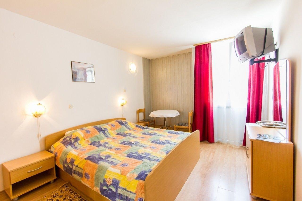 Hotel Omorika Пунат Экстерьер фото