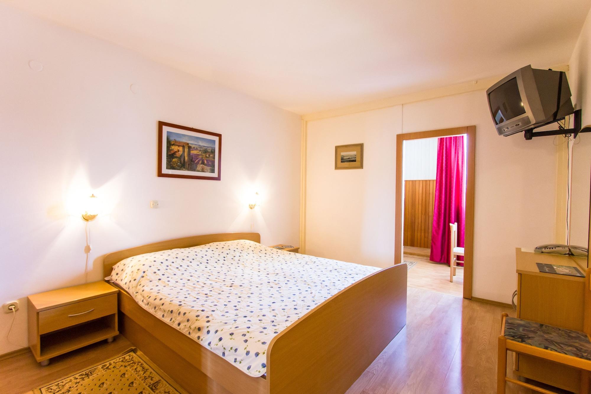 Hotel Omorika Пунат Экстерьер фото