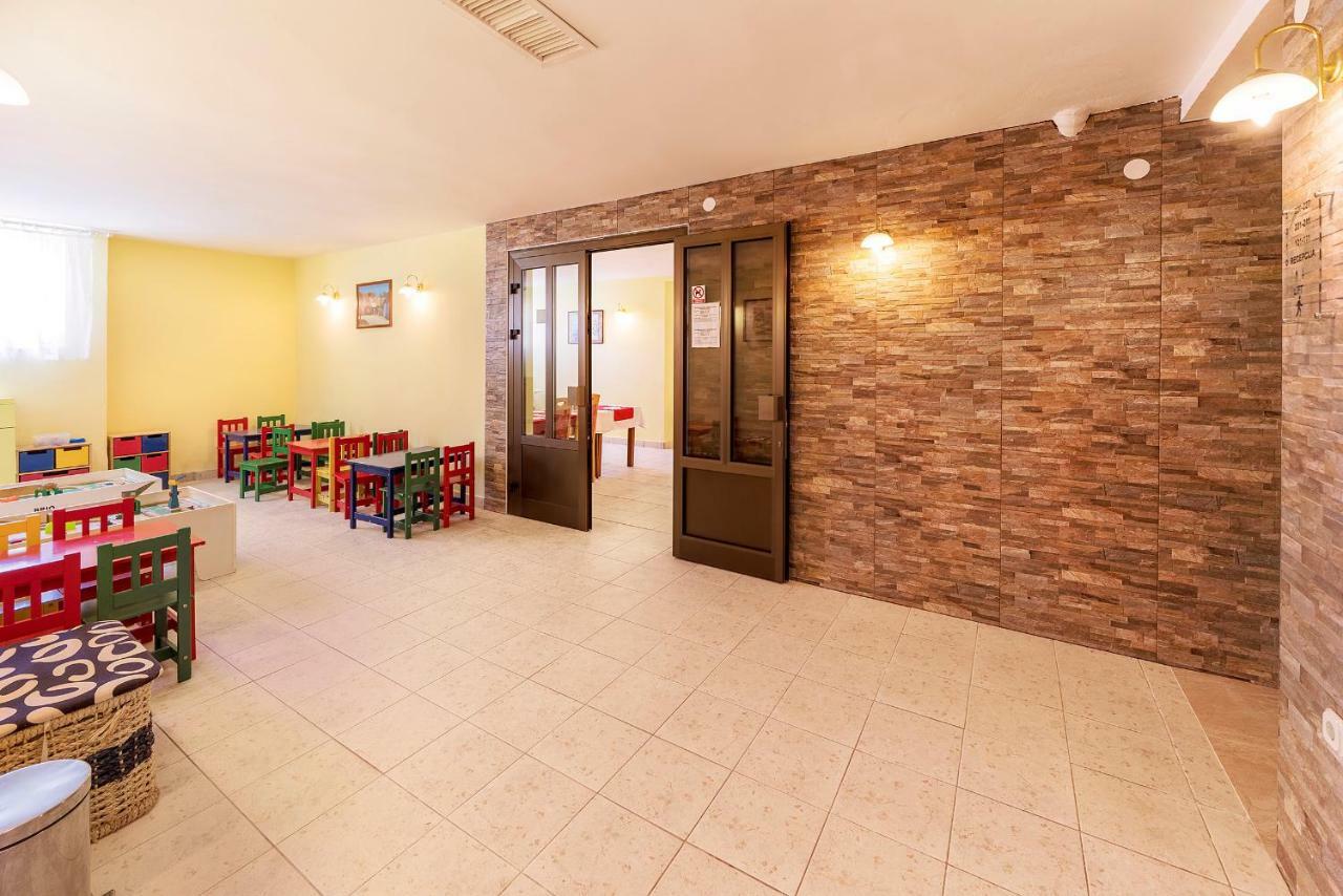 Hotel Omorika Пунат Экстерьер фото