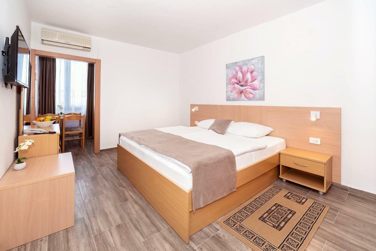 Hotel Omorika Пунат Экстерьер фото