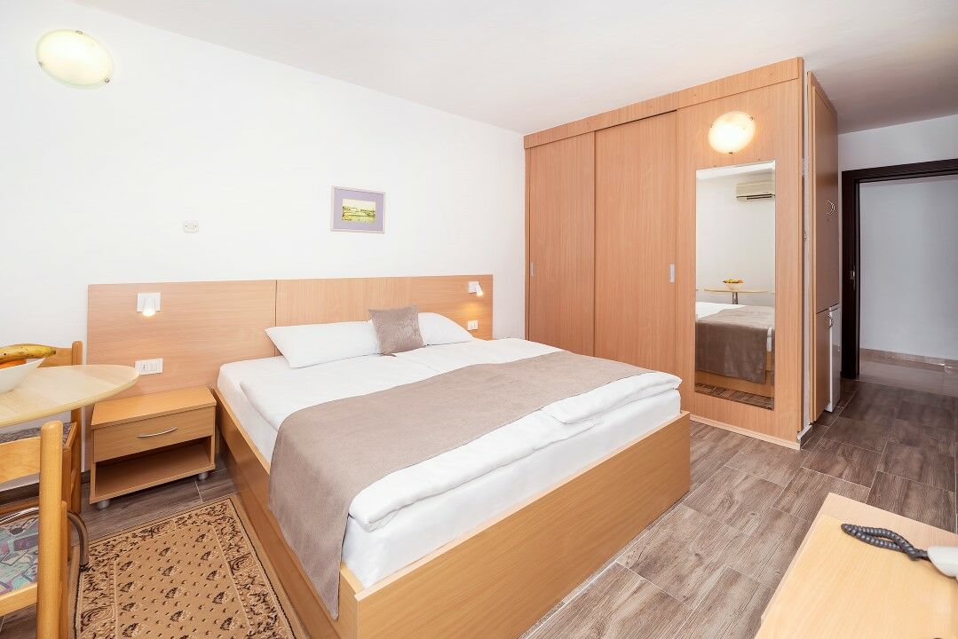 Hotel Omorika Пунат Экстерьер фото